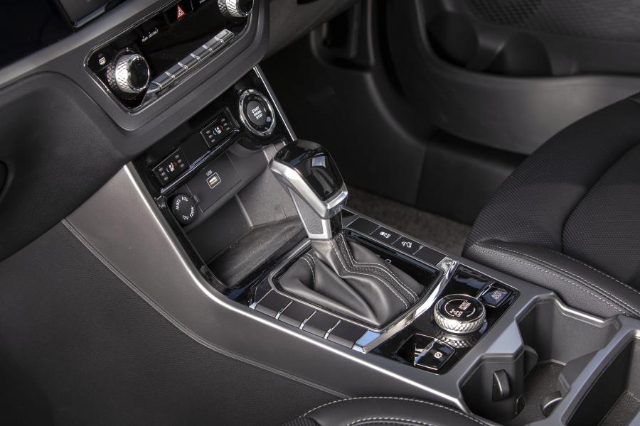 Детали интерьера SsangYong Korando Ultimate (C300) 2019 года  (UK) (фото 10 из 28)